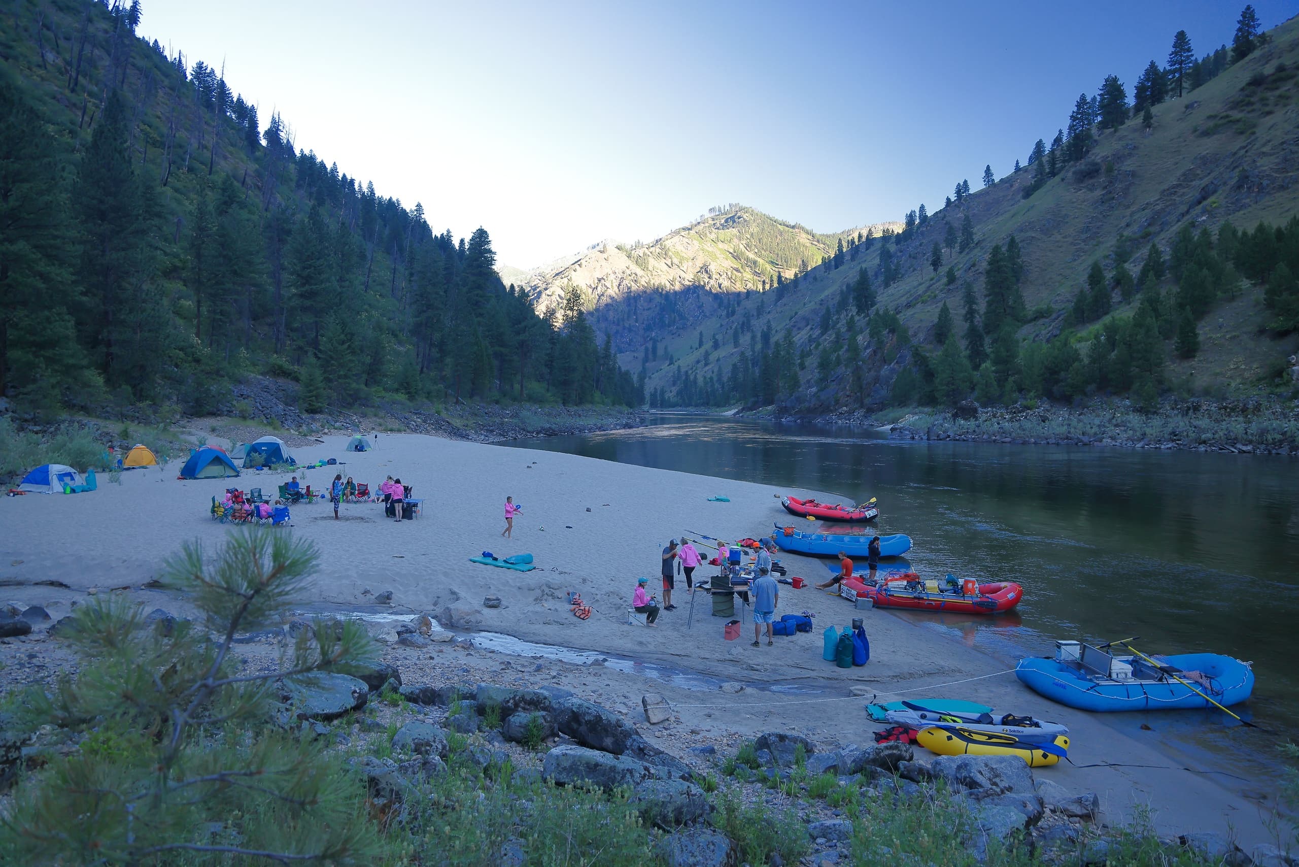 Pro Rafting Tours - Salmon River team