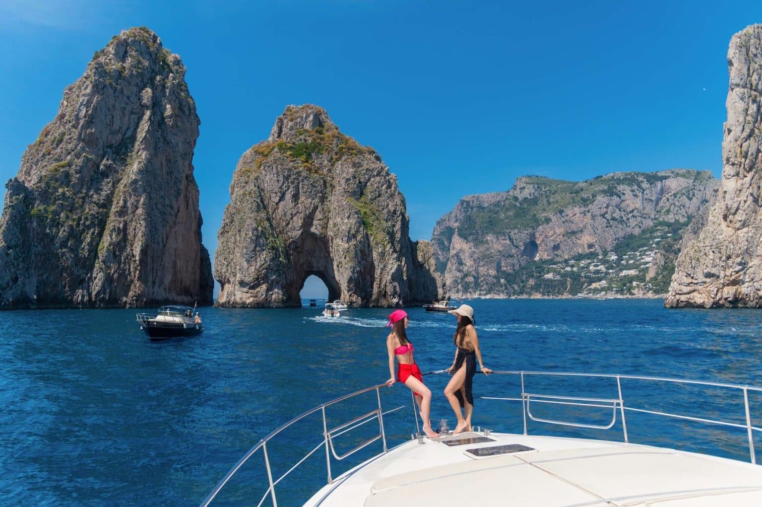 Water-Activities & Yacht Tours with ROYALTONCHARTER in Italy