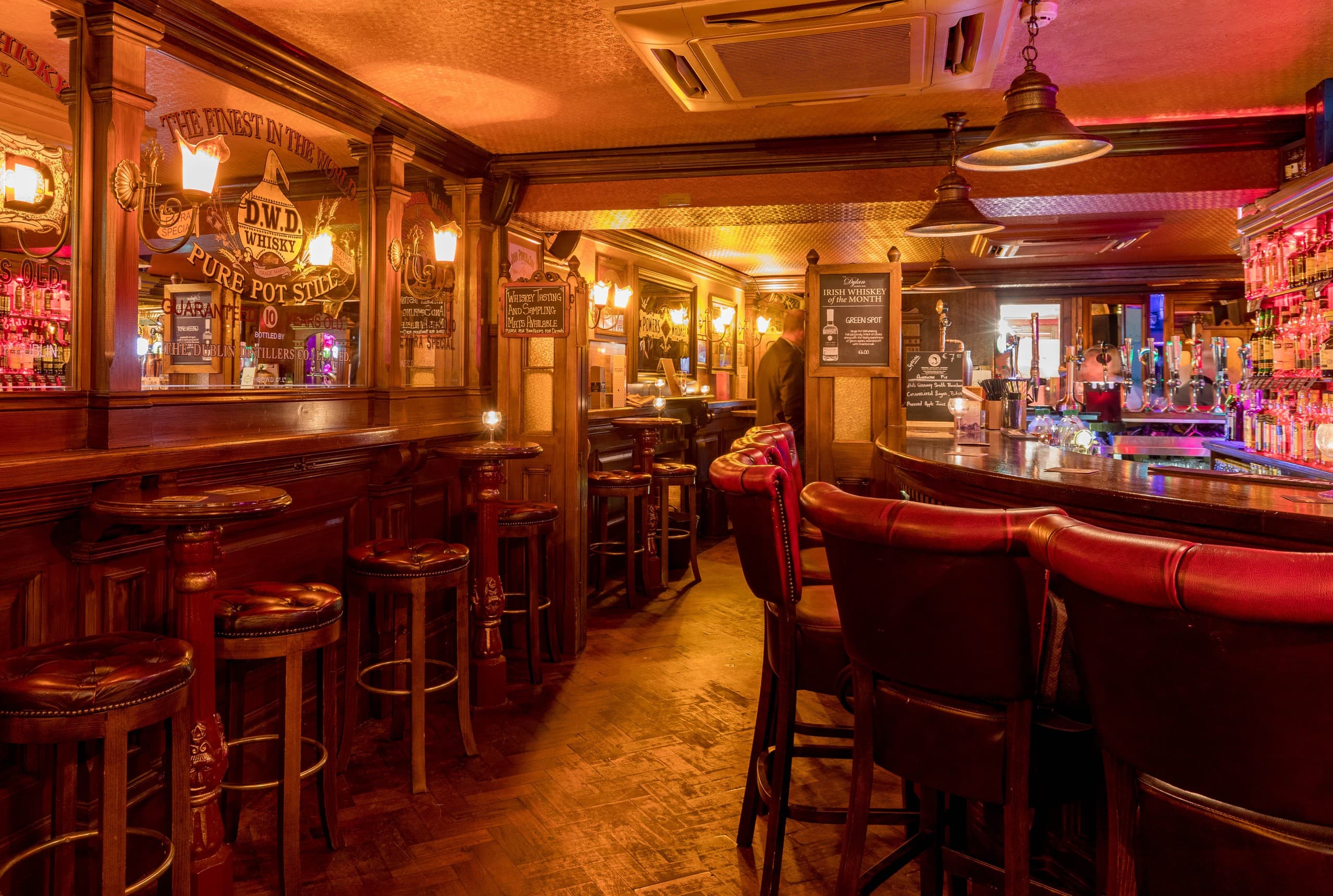 Rare Irish Whiskey Flight at Dylan Library: 90-Minute Connoisseur Tasting photo 4