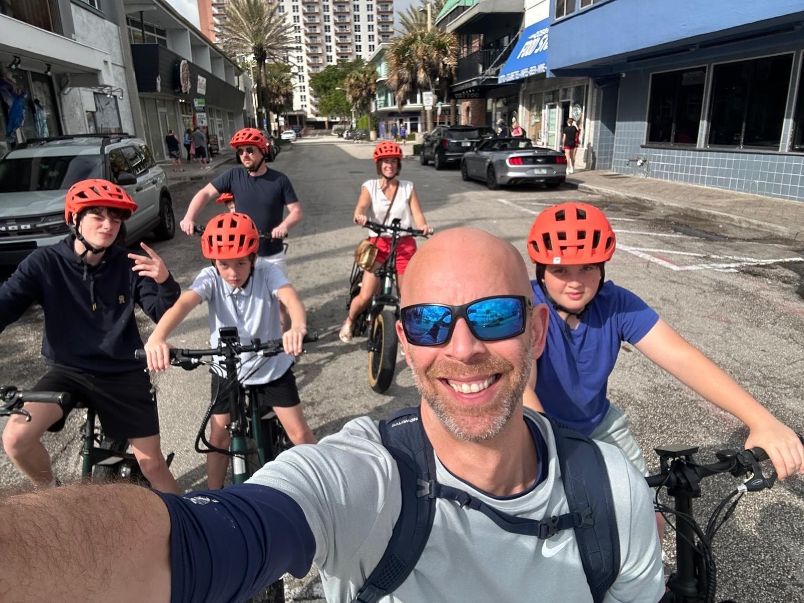 Spin Through Fort Lauderdale: 90‑Minute Cruise Stopover E‑Bike Tour with Free Bag Storage photo 3
