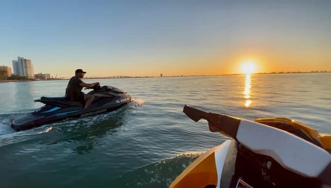 Jet Ski Rental in Sarasota: High-Speed Gulf Coast Adventures from Siesta Key