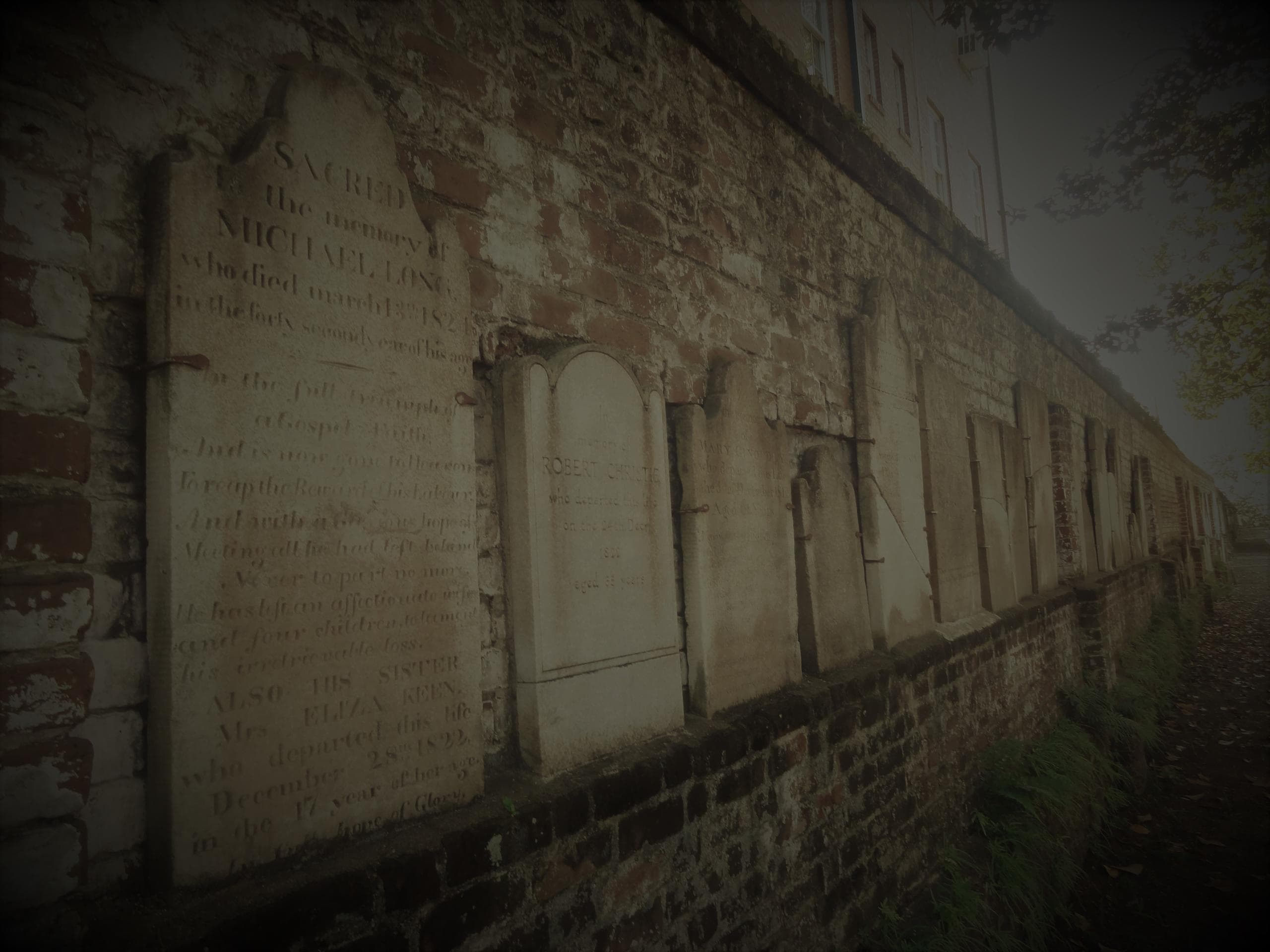 Savannah History & Haunts: A Candlelit Ghost Walking Tour Through Georgia’s Historic Streets
