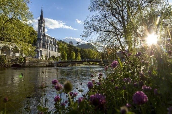 Spiritual Walking Tour at Santuario de Lourdes, Navarra