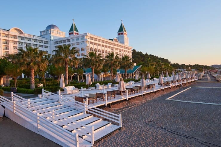 Cannes Shore Snapshot: 4-Hour Riviera Walking Tour of Cannes, Antibes & Nice Markets