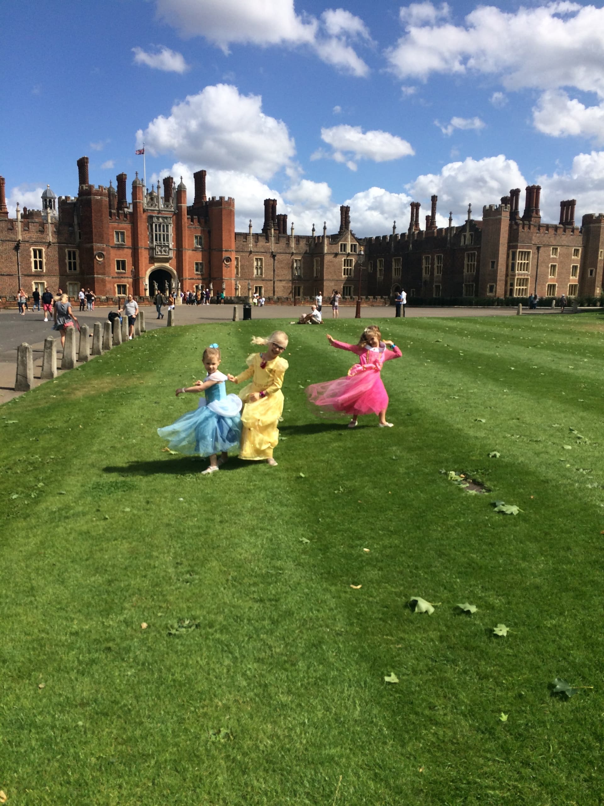 Princess Picnic at Hampton Court Palace: Royal Gardens, Maze & Mini Photoshoot