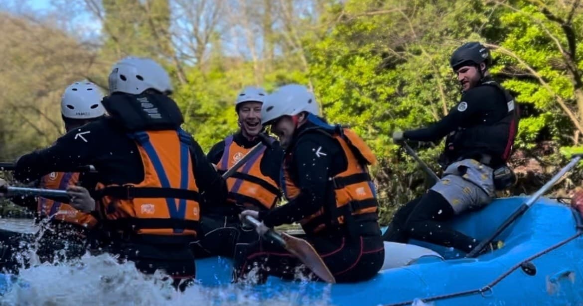 Peak District River Rafting Safari: Family-Friendly Grade 2 Rapids near Ambergate