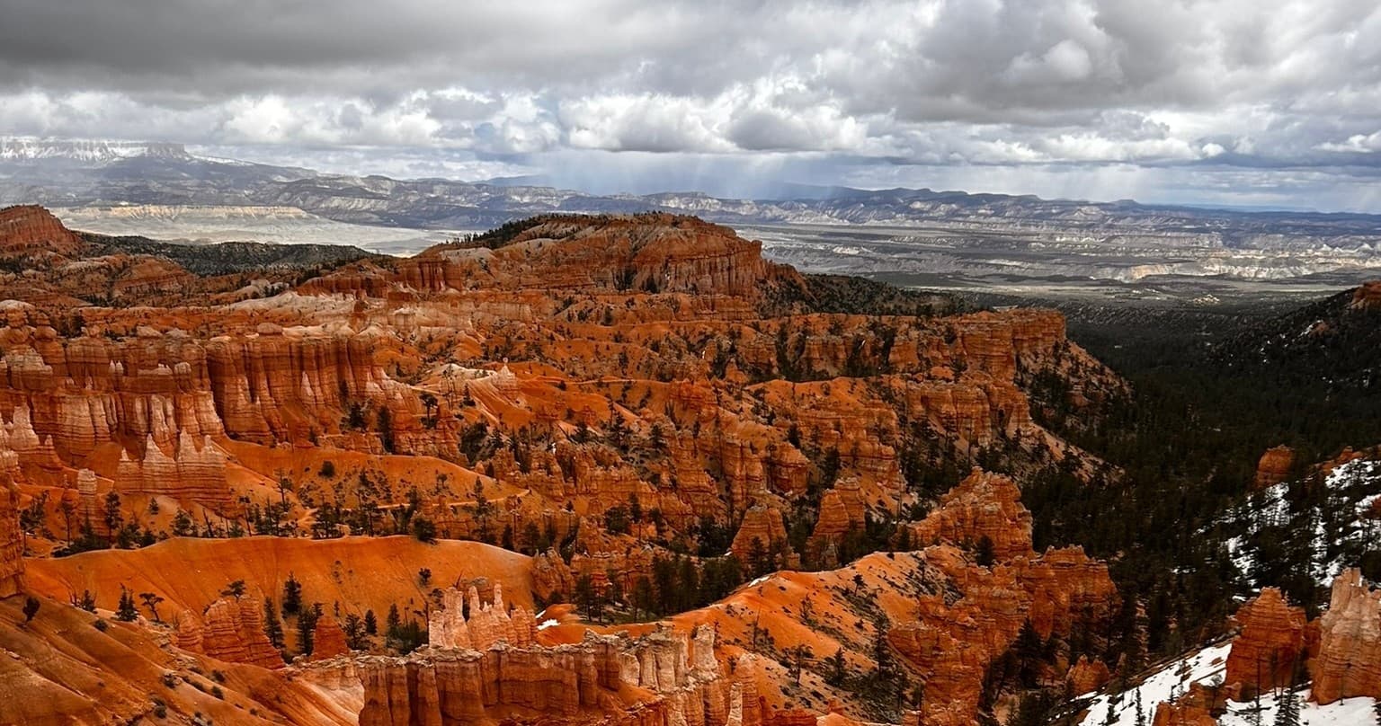 Into the Hoodoos: A 4.5-Hour Bryce Hiking Tour Through Amphitheaters