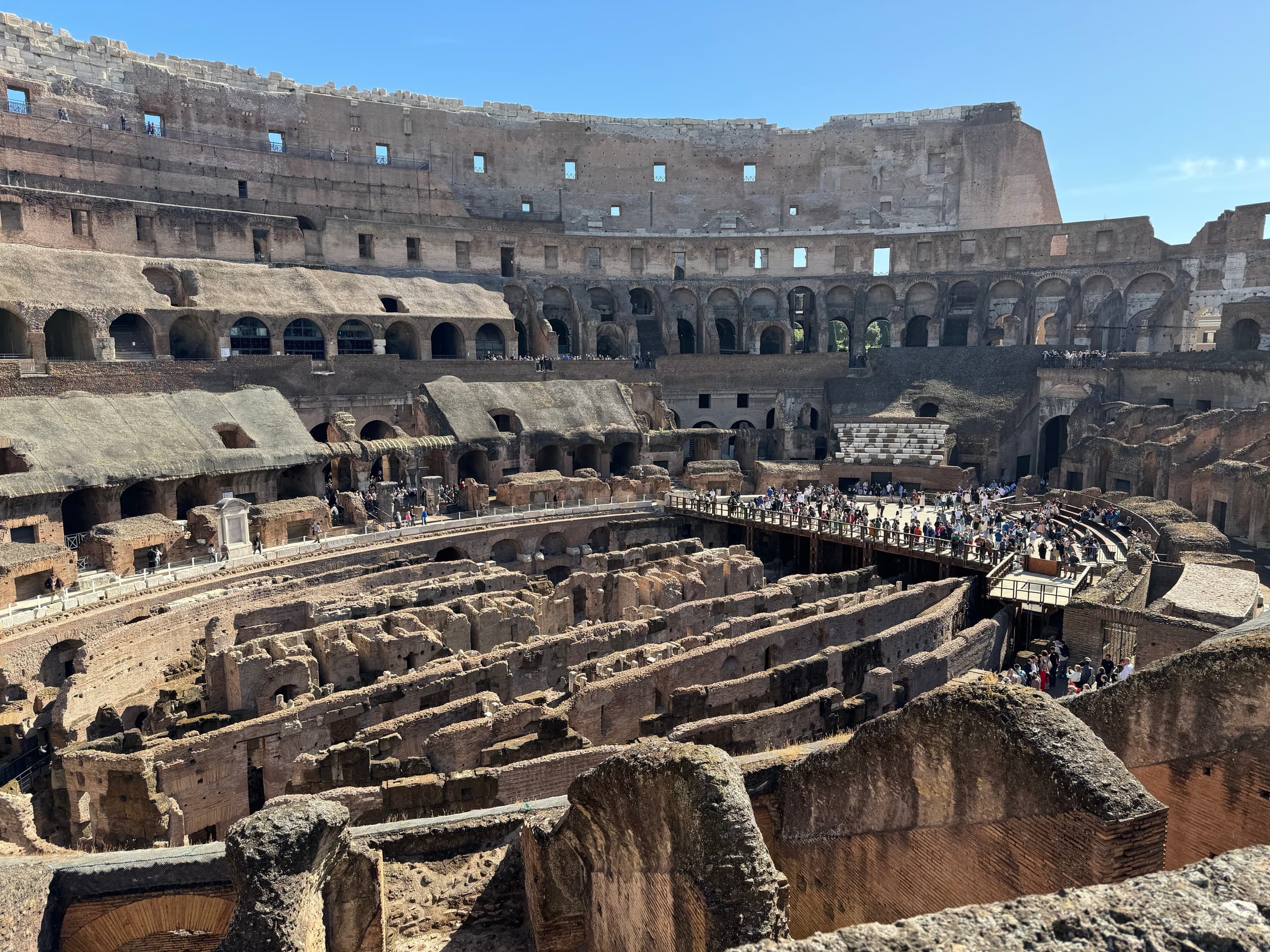 Fast-Track Colosseum Tour with Doooing in Rome