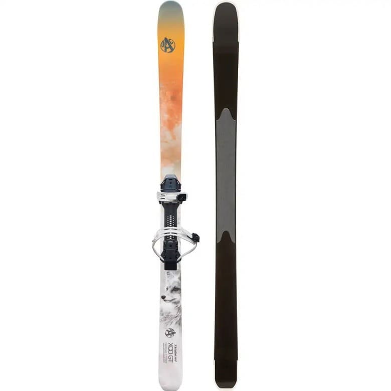 Cuyuna Lakes Trekking Skis and Snowshoe Rentals at Red Raven Bike Café