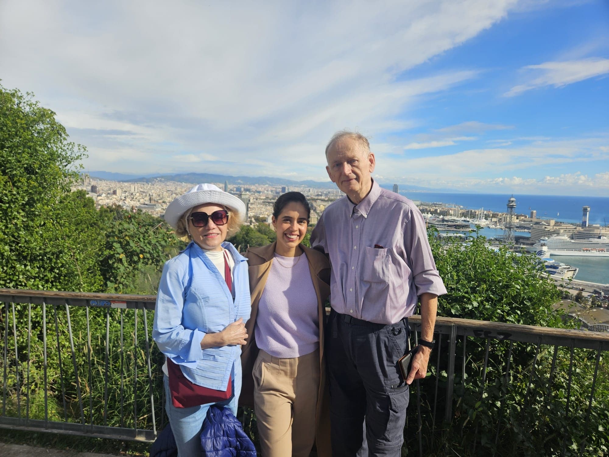 Half-Day Old Town & Montjuic Cable Car Tour by In Out Barcelona