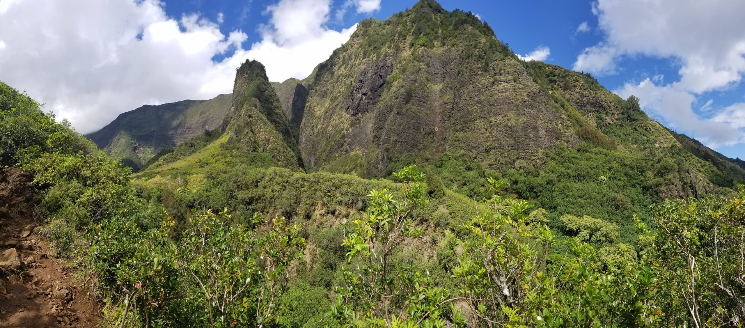 Explore Iao Valley: Maui’s Emerald Jewel of History and Nature