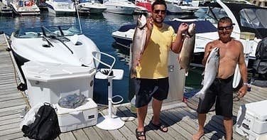 Chicago Skyline and Salmon: Luxury Yacht Fishing on Lake Michigan