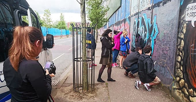 Outdoor History Tour of Belfast's Murals with Belfast Tours