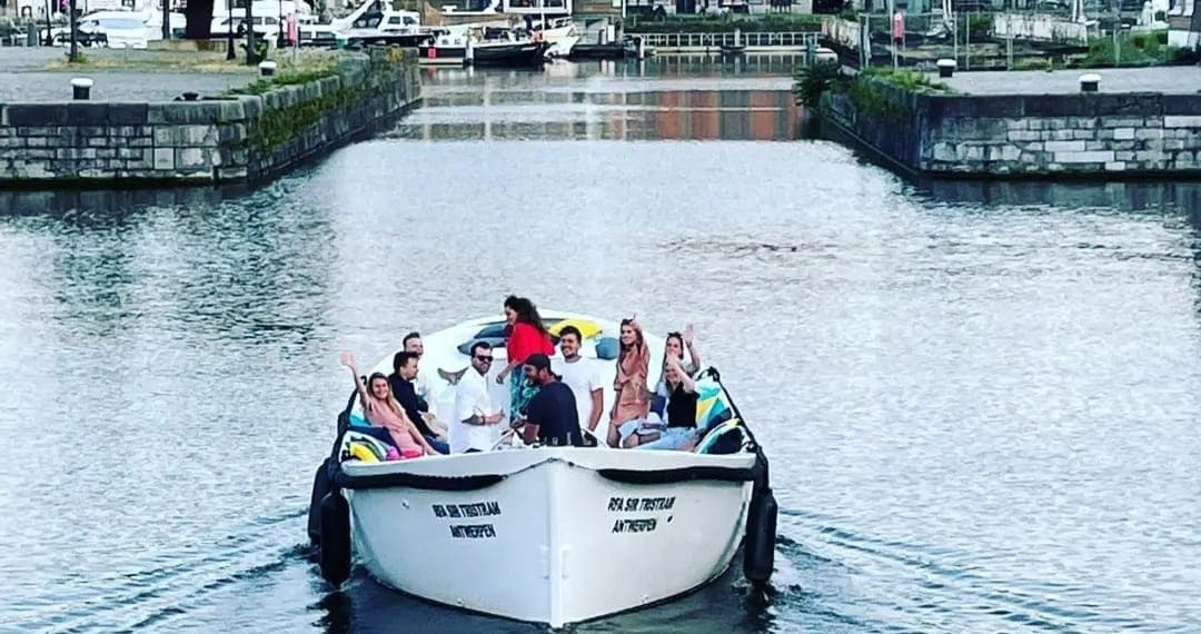 Electric Private Boat Cruise for Bachelor & Bachelorette Parties in Antwerp's Old Harbour photo 3