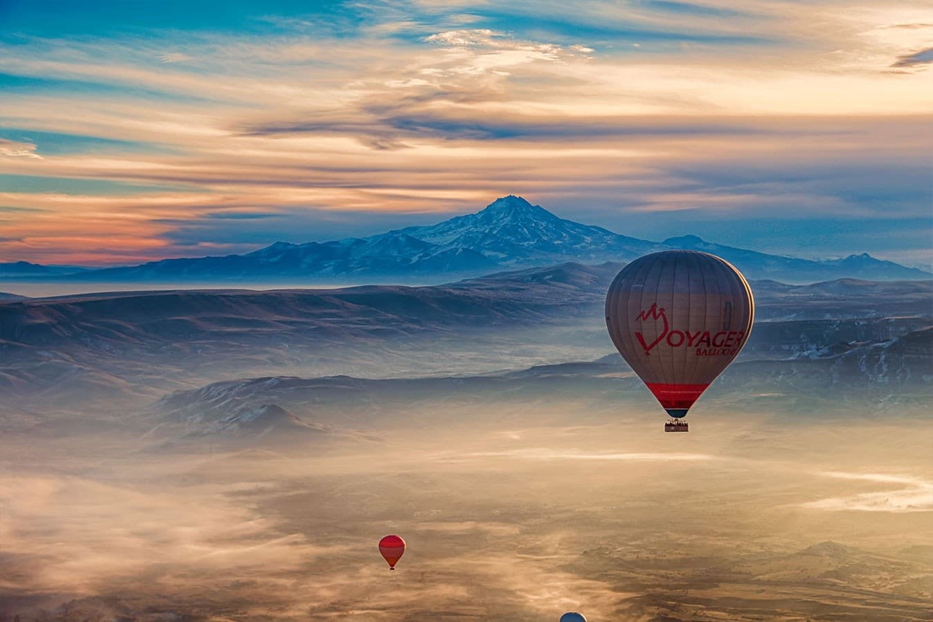Sunrise Hot-Air Balloon Over Segovia: Acueducto, Alcázar & Cathedral from the Sky