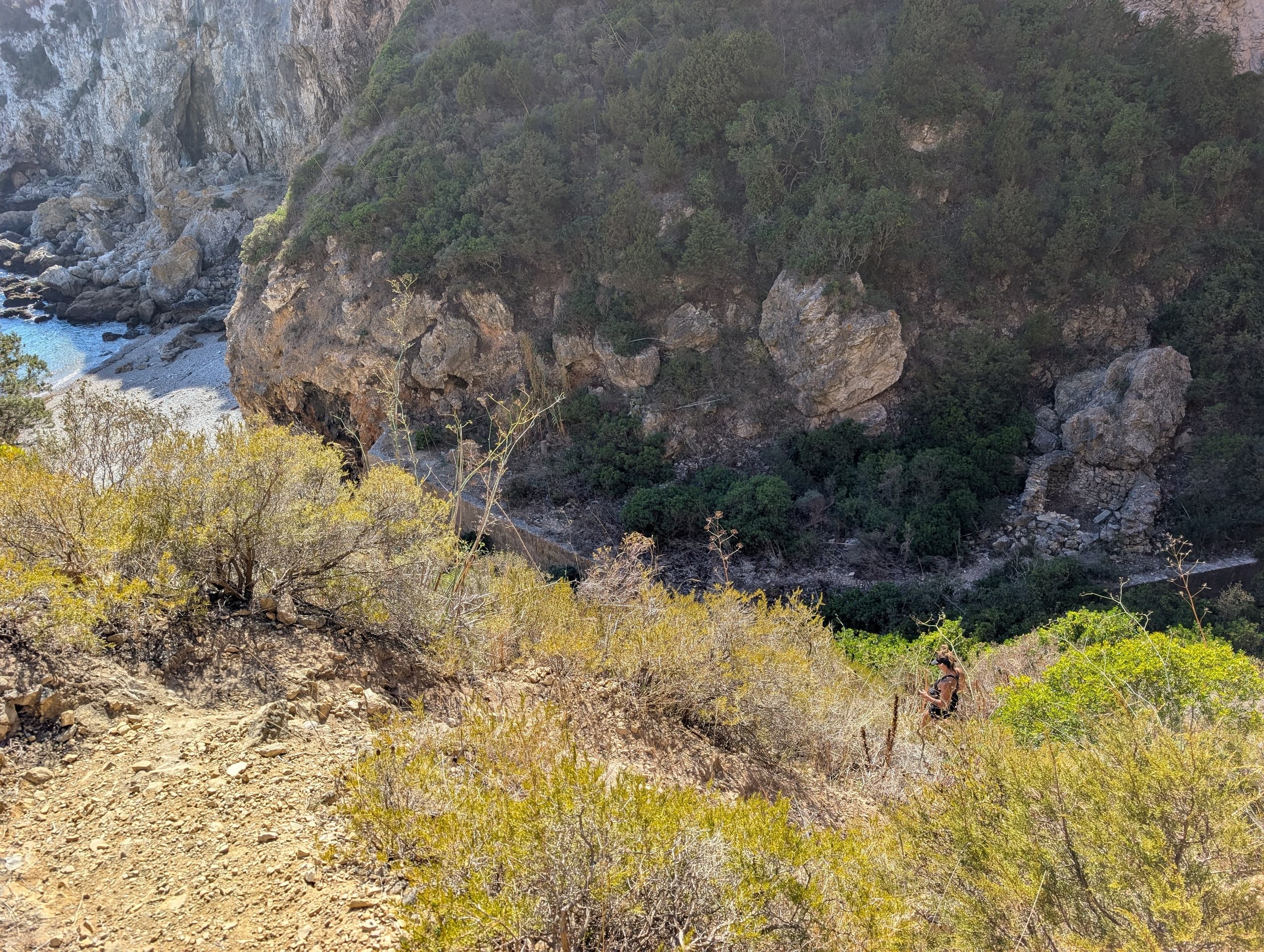 Mindful Coastal Hike in Arrábida Natural Park: Secret Coves & Limestone Cliffs photo 3