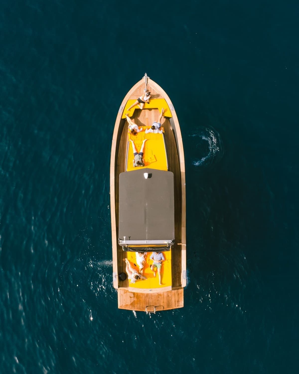 Gozzo Cruise from Positano: 4-Hour Boat Adventure to Caves, Beaches & Prosecco photo 4