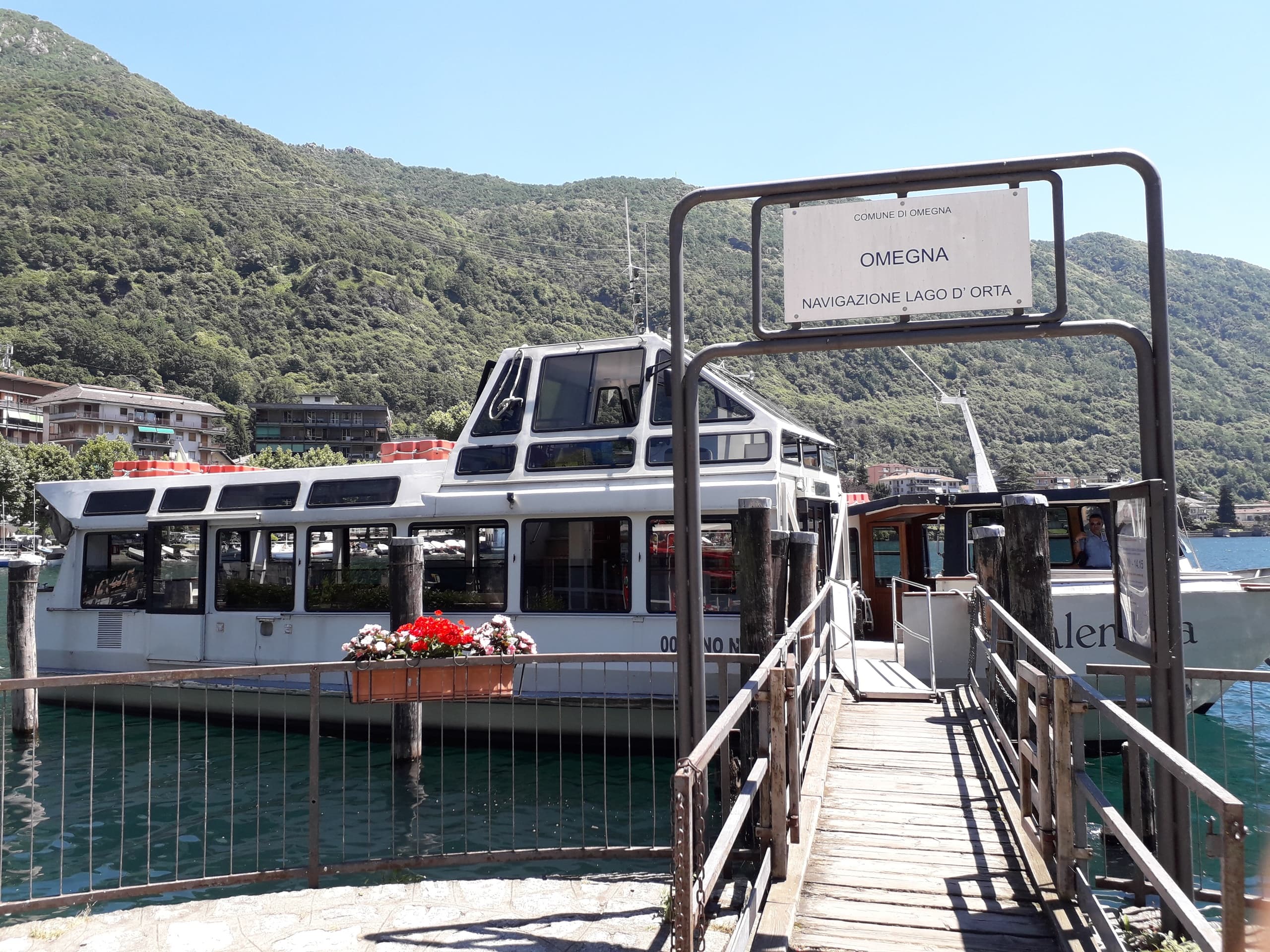 Lake Orta Boat Tour with Omegna and Isola San Giulio