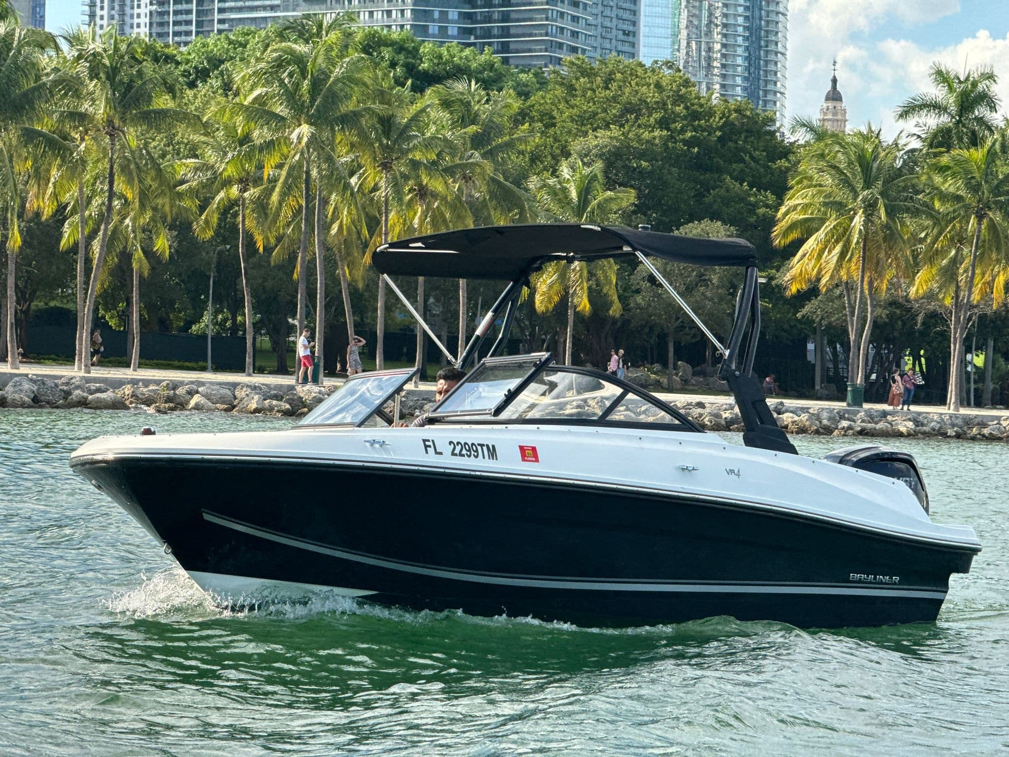 Explore Miami Bay Aboard the VR4: Private Boat Tours for an Exclusive Water Adventure