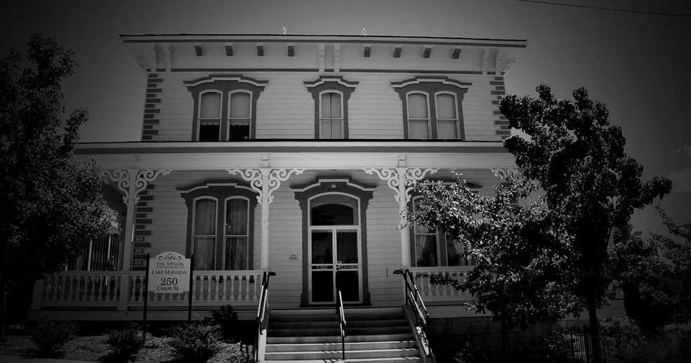 Victorian haunted house facade in Reno, exterior for walking tours