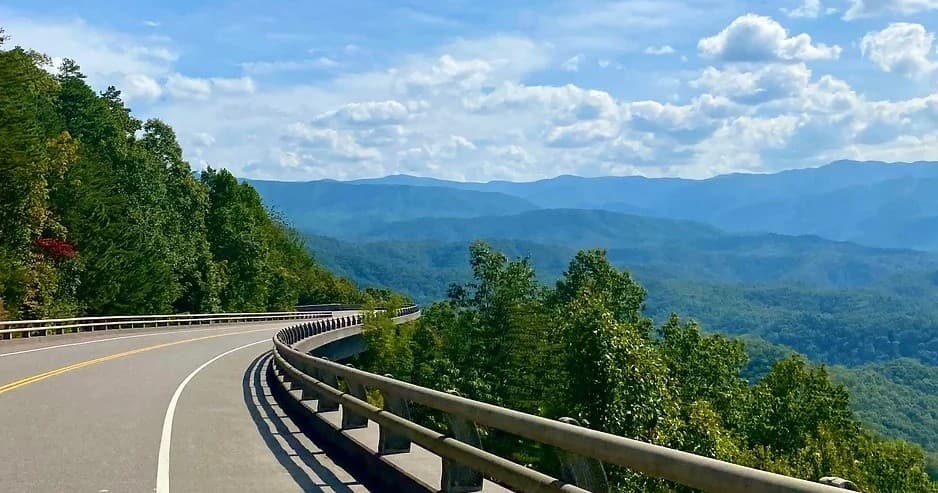 Smoky Mountains Scenic Tours with Pinyan Inc. Smoky Bear Shuttle