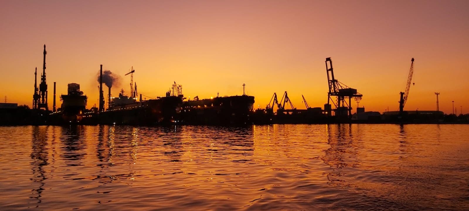 Sunset Yacht Cruise in Gdańsk: Sail Through History on the Motława River