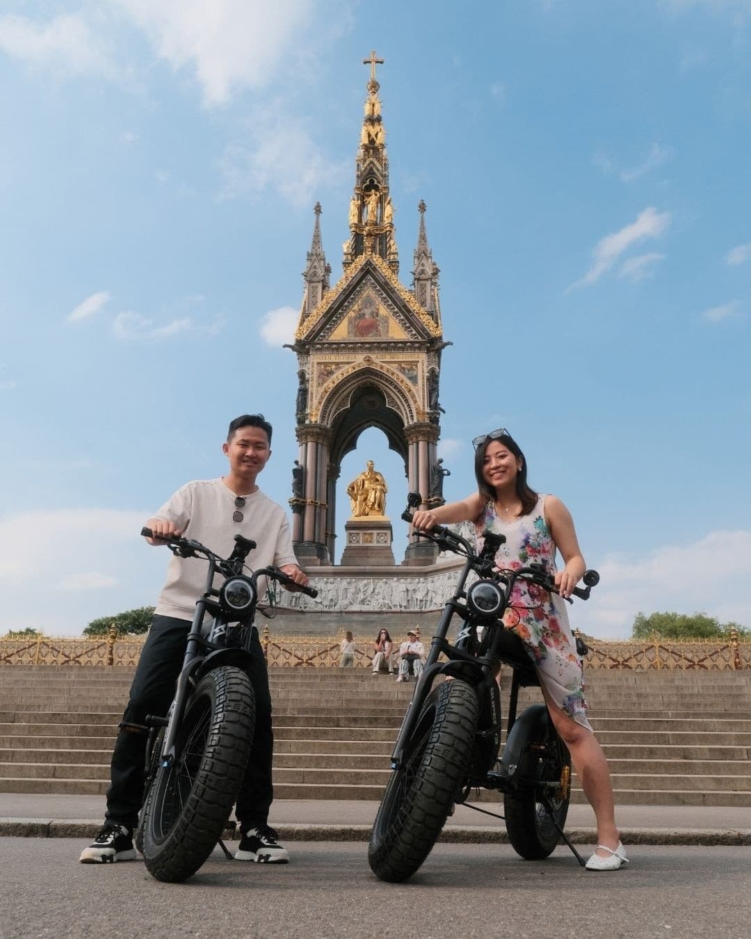Ride Royalty: Private 3-Hour London E-Bike Tour of Palaces and Parks