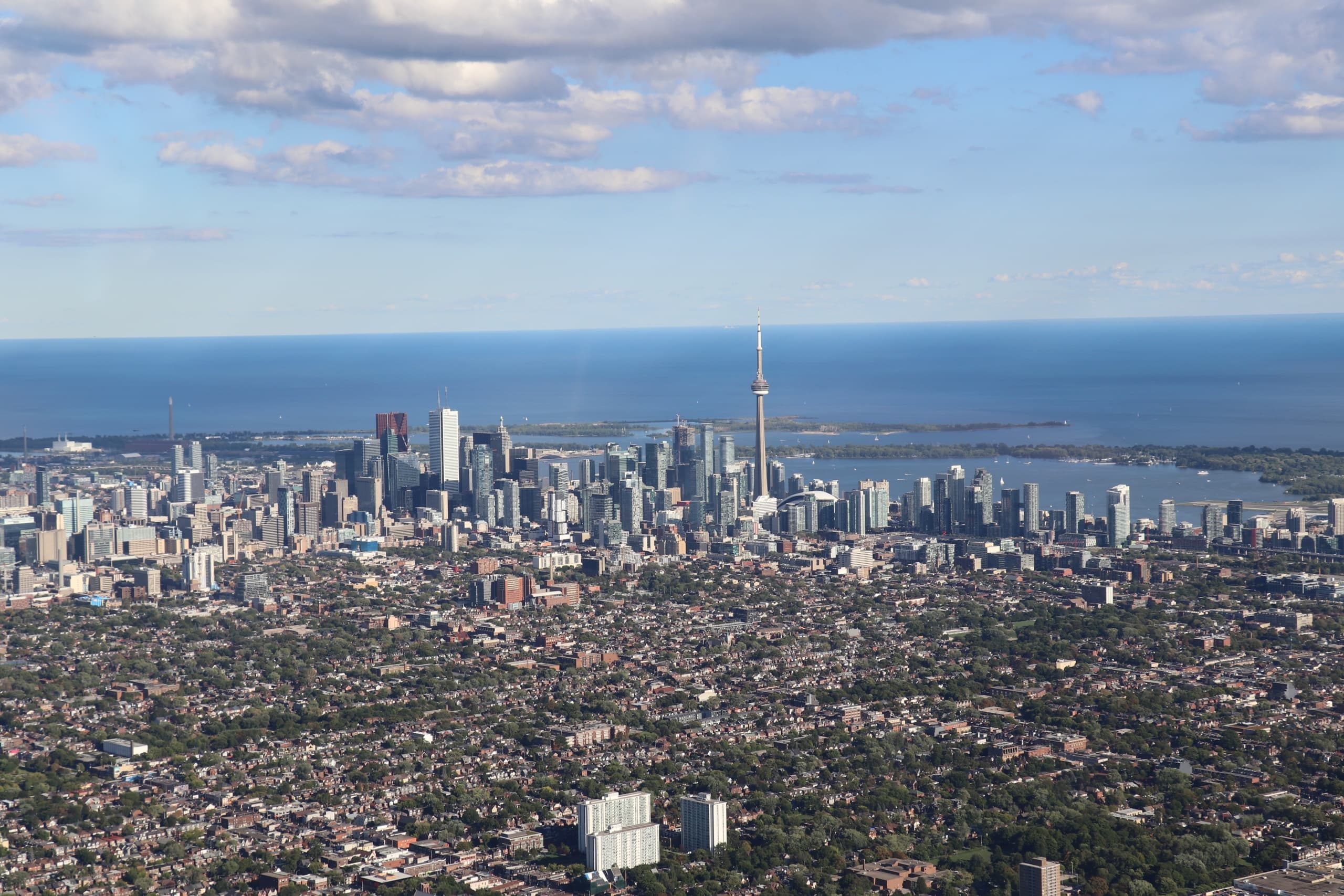 14-Minute Heli Tour Over Toronto: Skyline, Islands & Casa Loma from Above photo 1