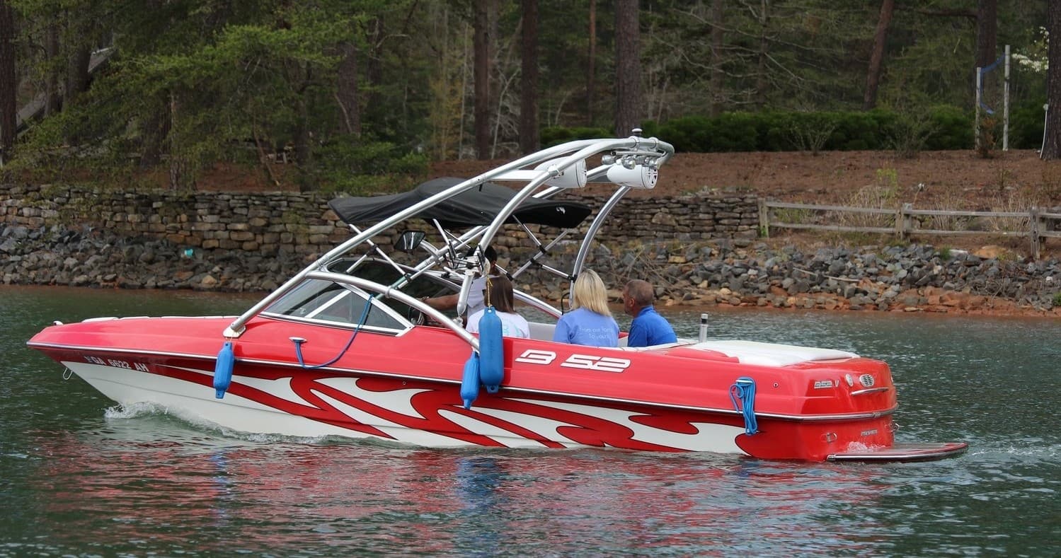 Water Activities with Blue Ridge Boat Rentals on Blue Ridge Lake