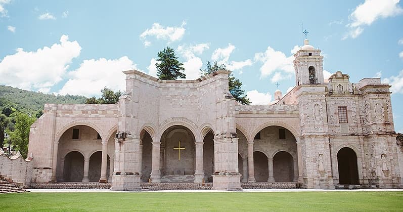 History & Landscape: Dominican Route Tour by Las Bugambilias Tours