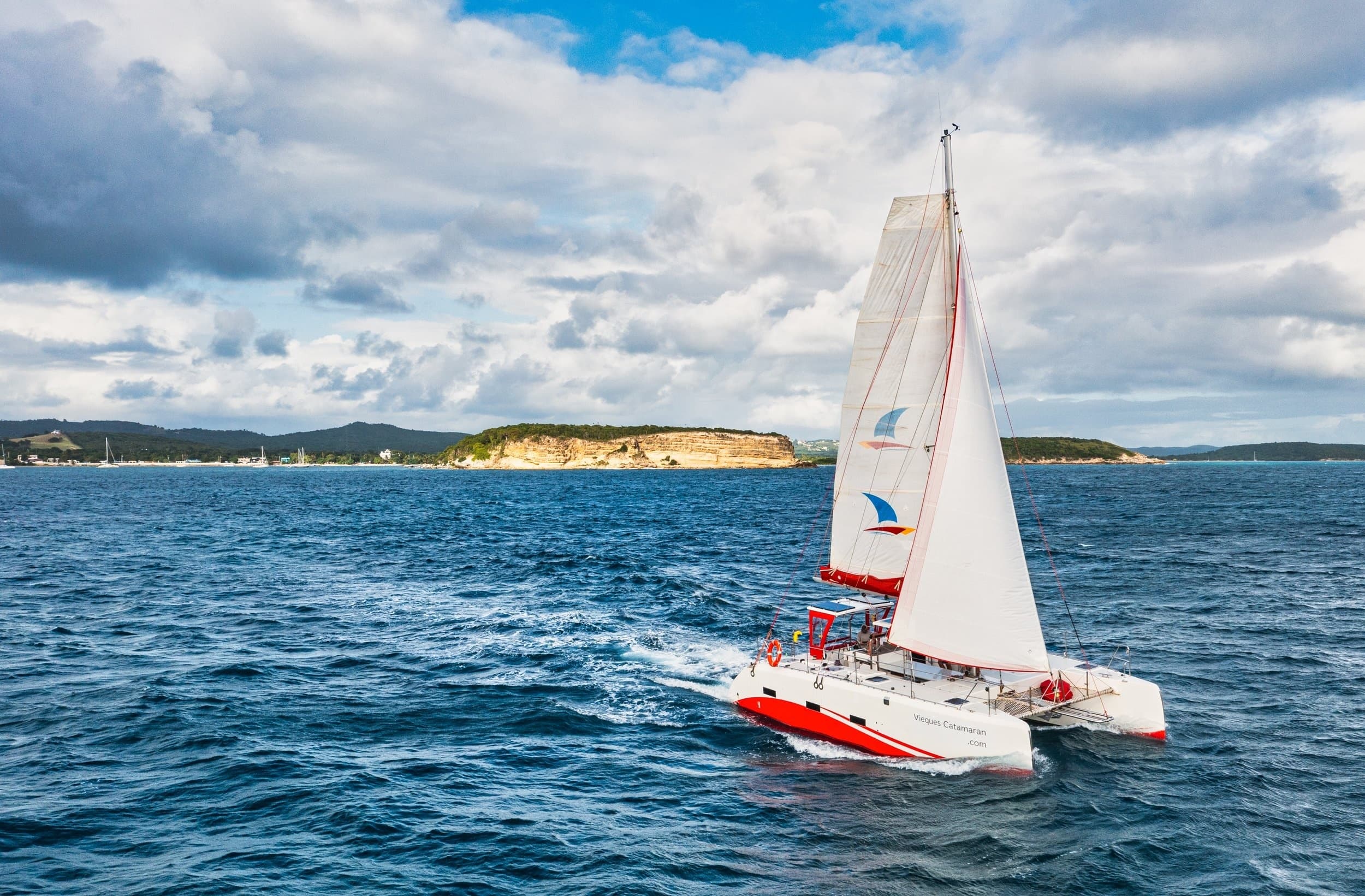 Full-Day Cordelia Catamaran in Vieques: Snorkels, Reefs & Sunset Return