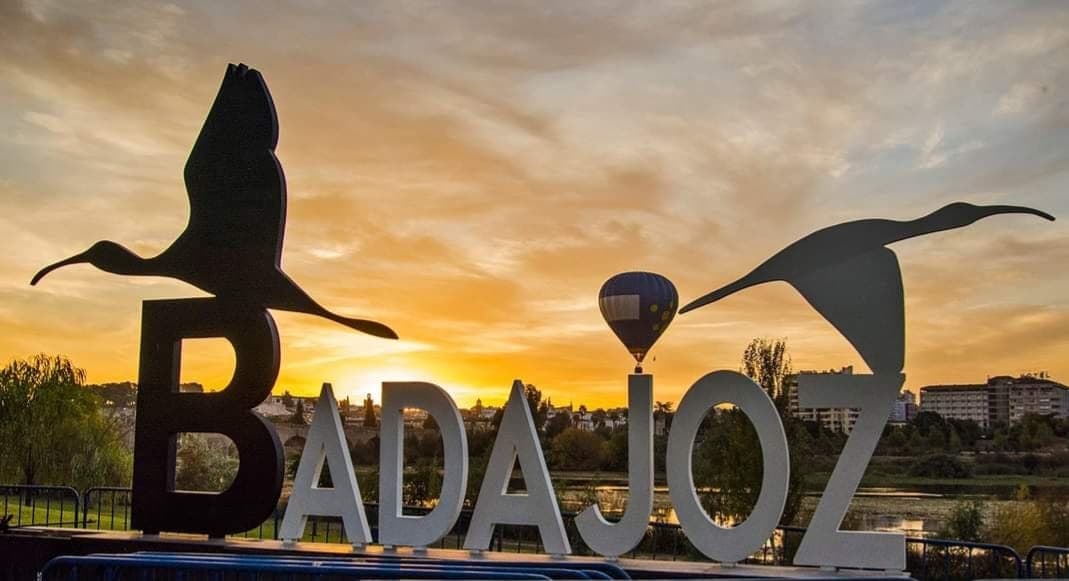 Sunrise Hot-Air Balloon Over Badajoz: Guadiana River Flights with Breakfast