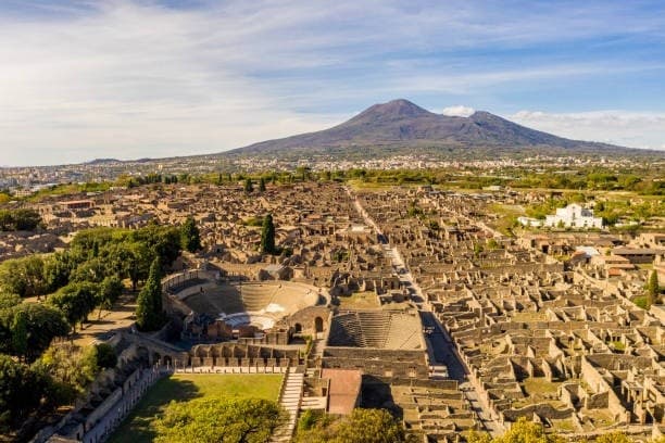 Walking Pompeii Park: Guided 4-Hour Tour of Pompeii Ruins and Villa dei Misteri