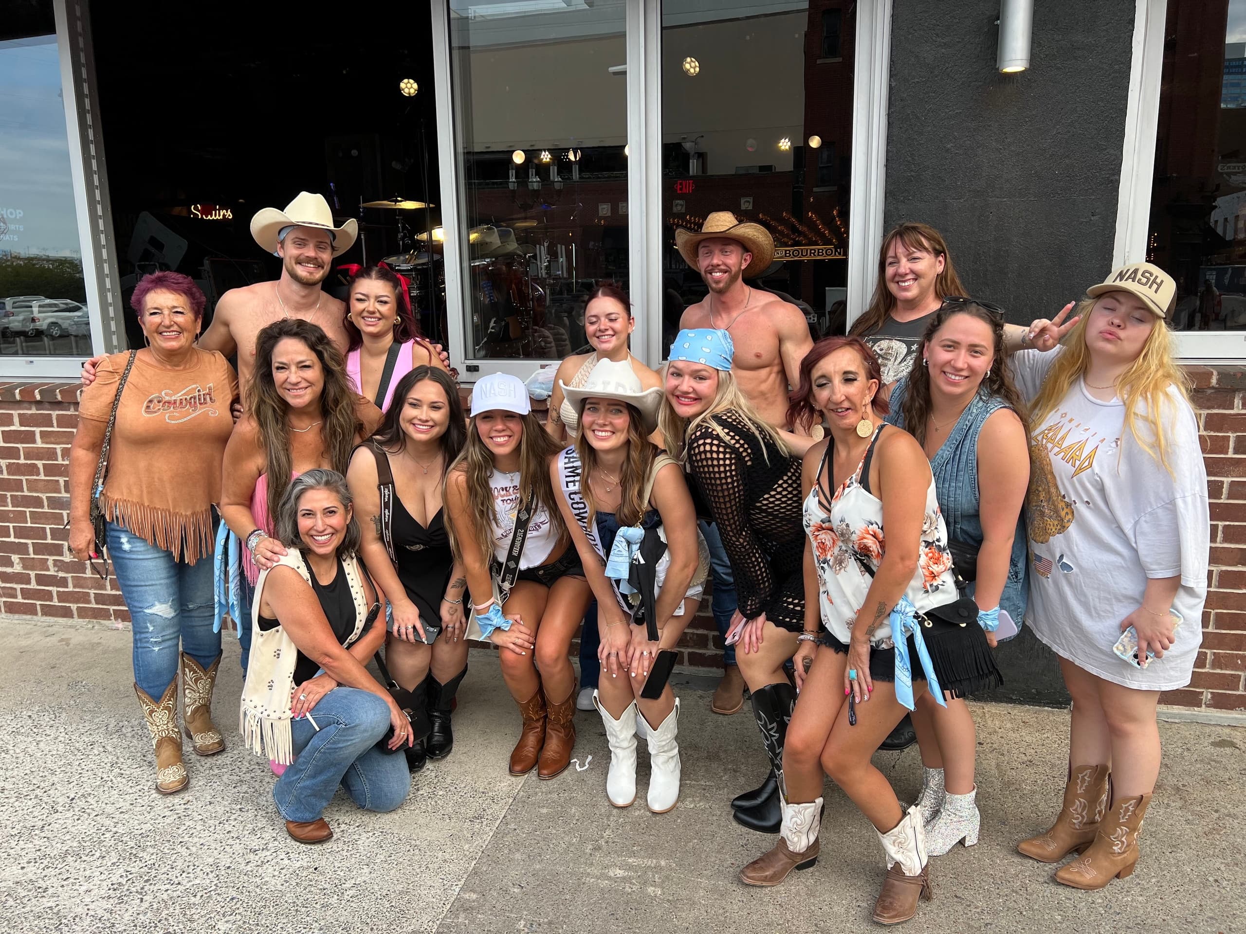 Nashville Bar Crawl with Cocktail Cowboys on Broadway