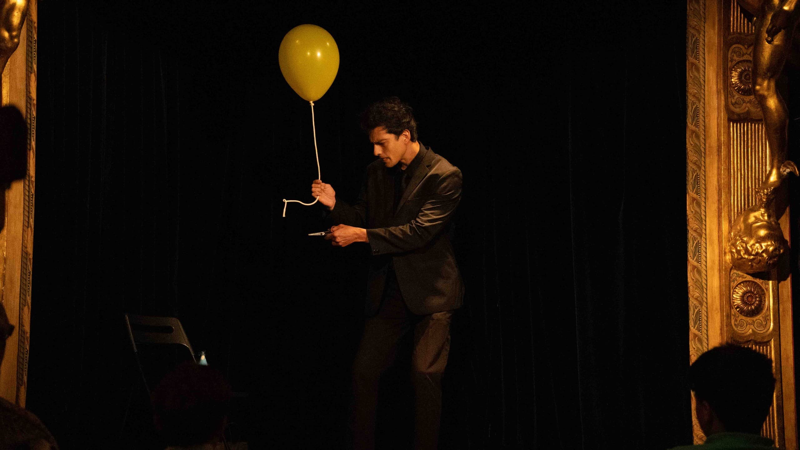 Raymon: Rubik’s Magic Live at La Cripta Mágica in Madrid photo 1