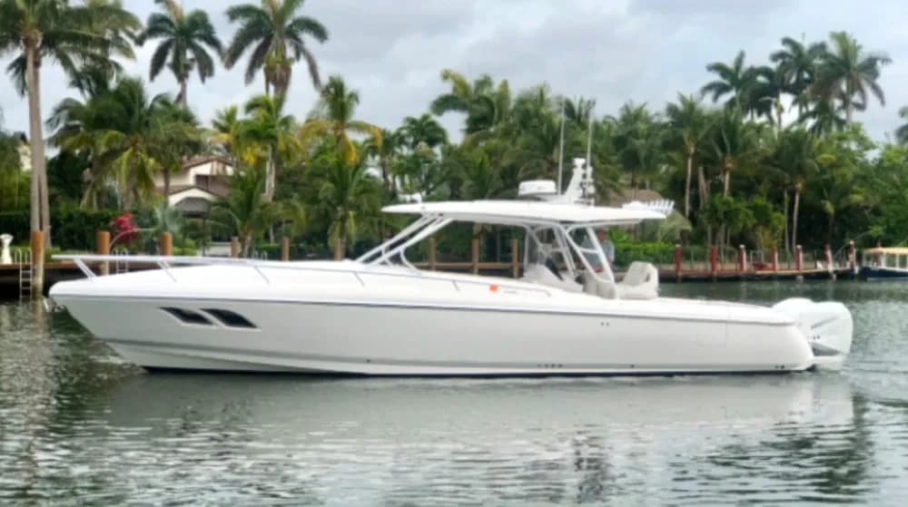 Miami Boat Experts: Luxurious 40' Intrepid Sea Experience in Boca Raton