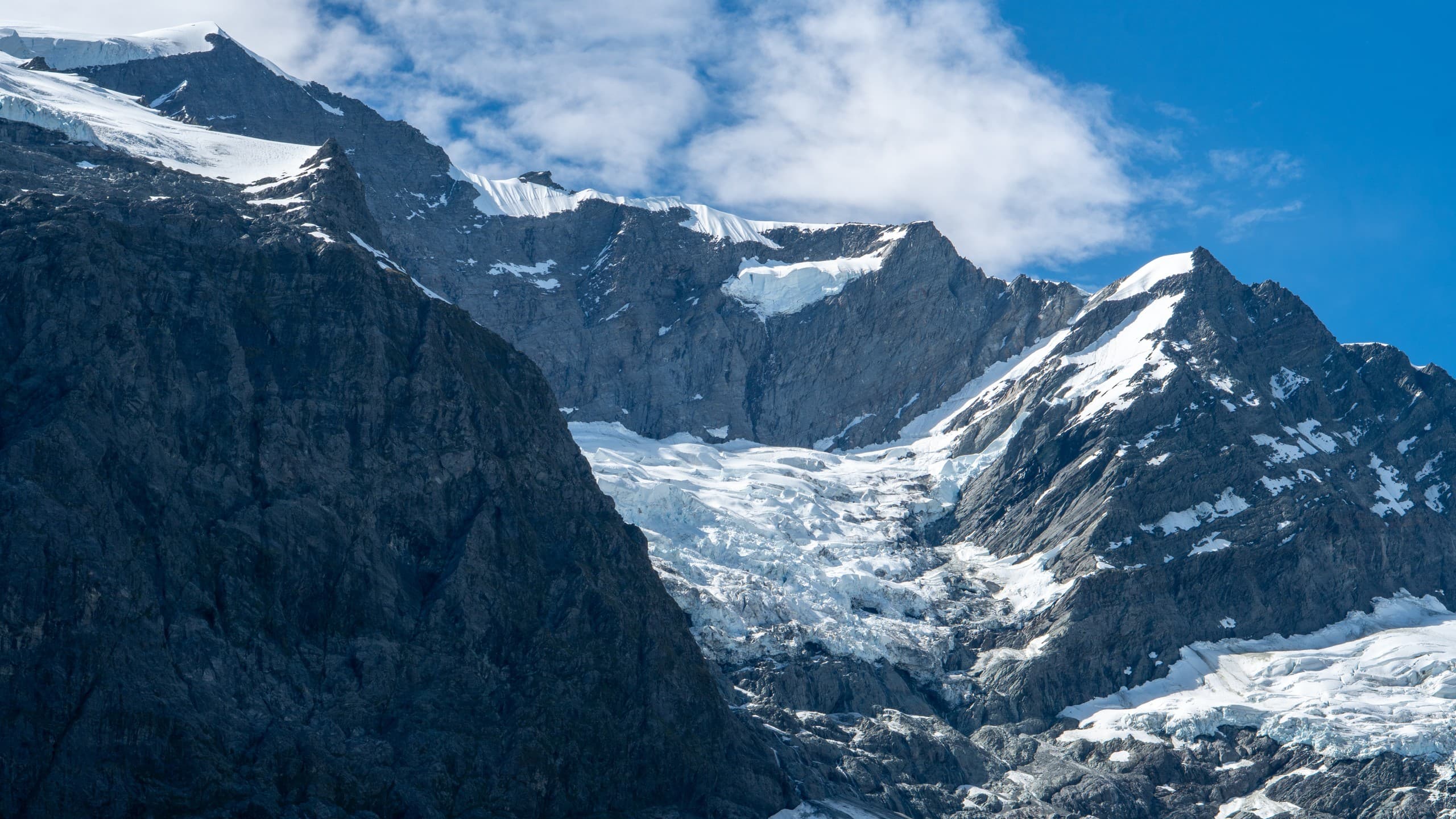 Rob Roy Glacier Day Walk: Guided Matukituki Valley Hike from Queenstown