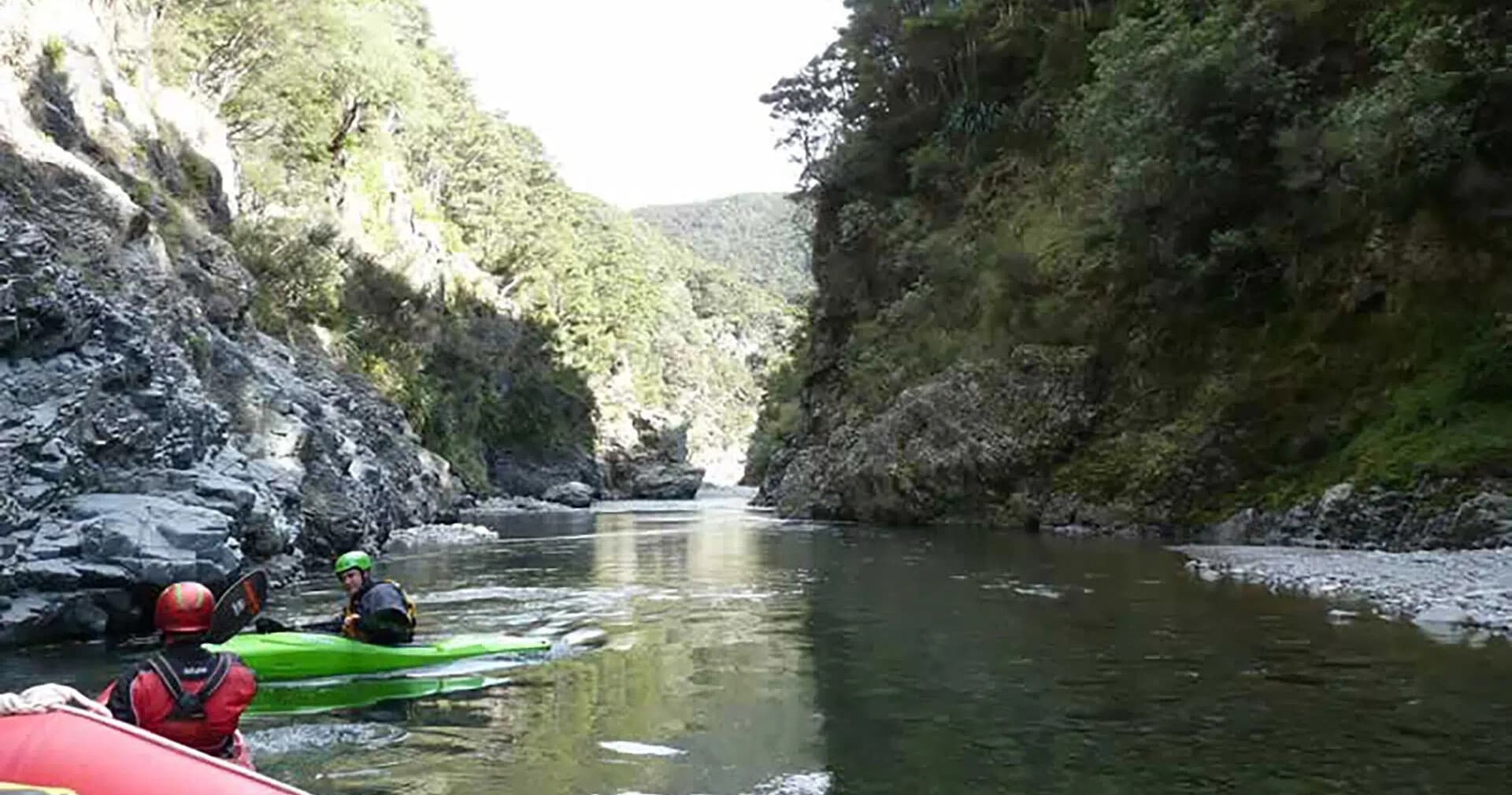 Helicopter-In Rafting on the Upper Ngaruroro: Multi-Day Grade 3 Wilderness Expedition