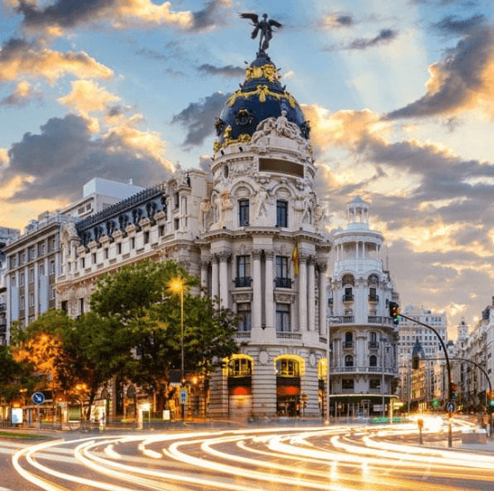Discover Barcelona’s Top Landmarks with a Private Guided Tour