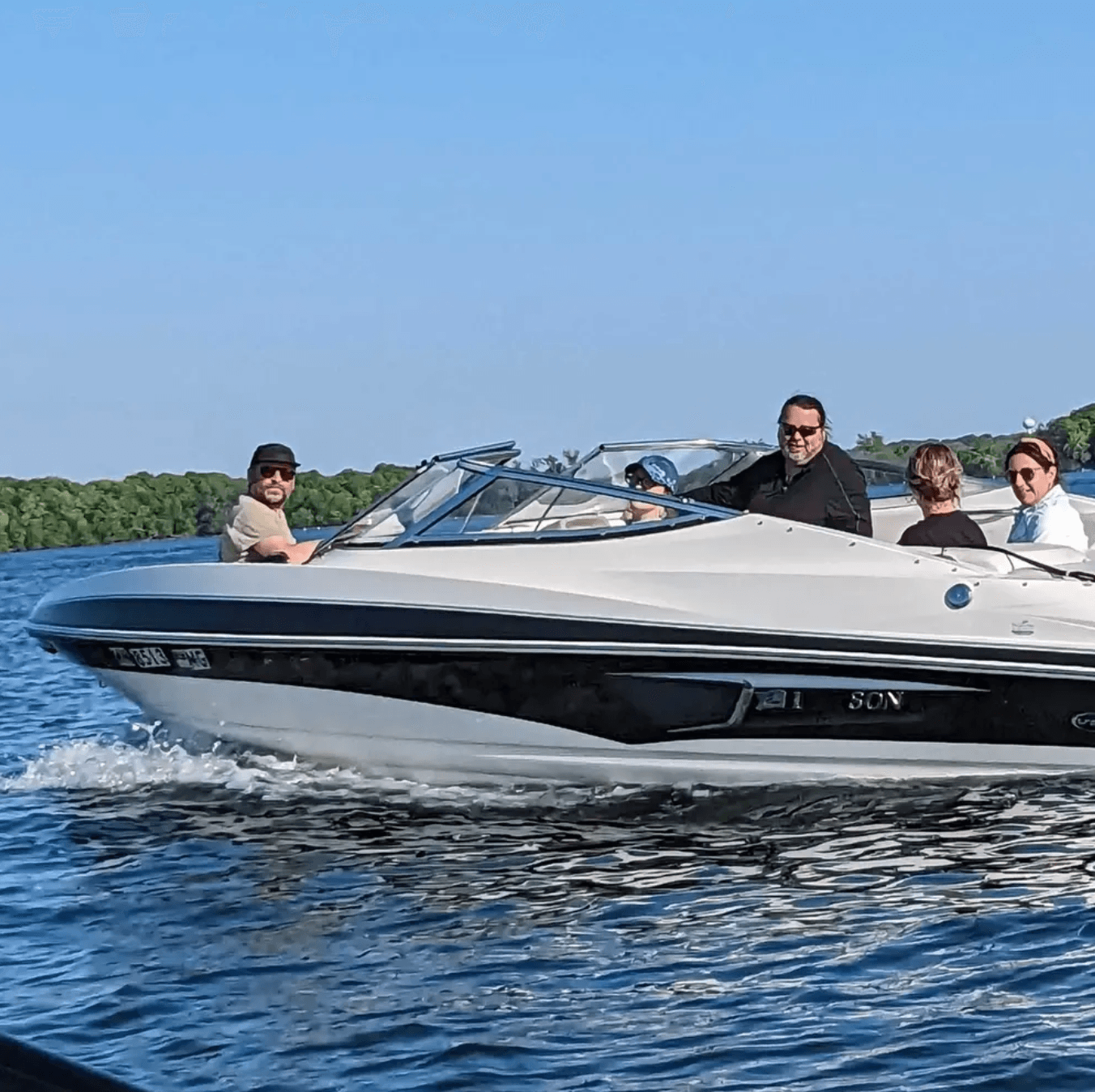 First-Mate Bareboat Charter on Lake Minnetonka: Larson Bowrider from Excelsior