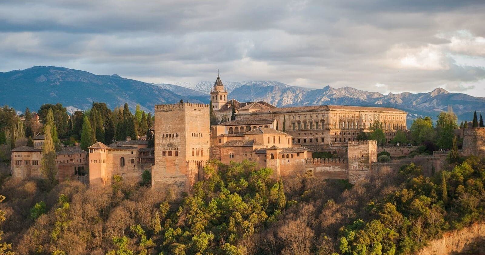 Alhambra Palace Fast Track Tour by Amigo Tours Europe