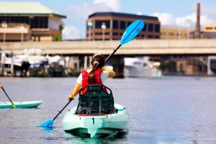 Tampa Riverwalk Paddle Lessons: 1-Hour SUP & Kayak Sessions for Beginners