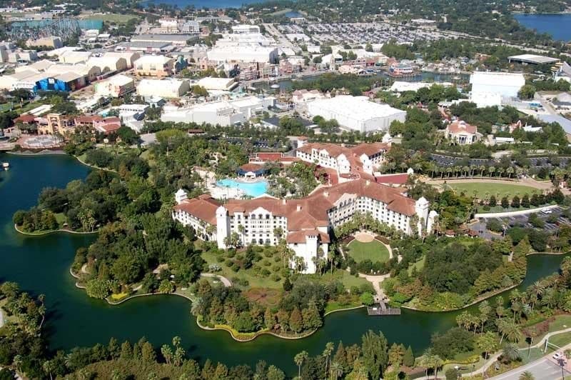 Soar Above Orlando: Unforgettable Helicopter Tours Over Iconic Theme Parks