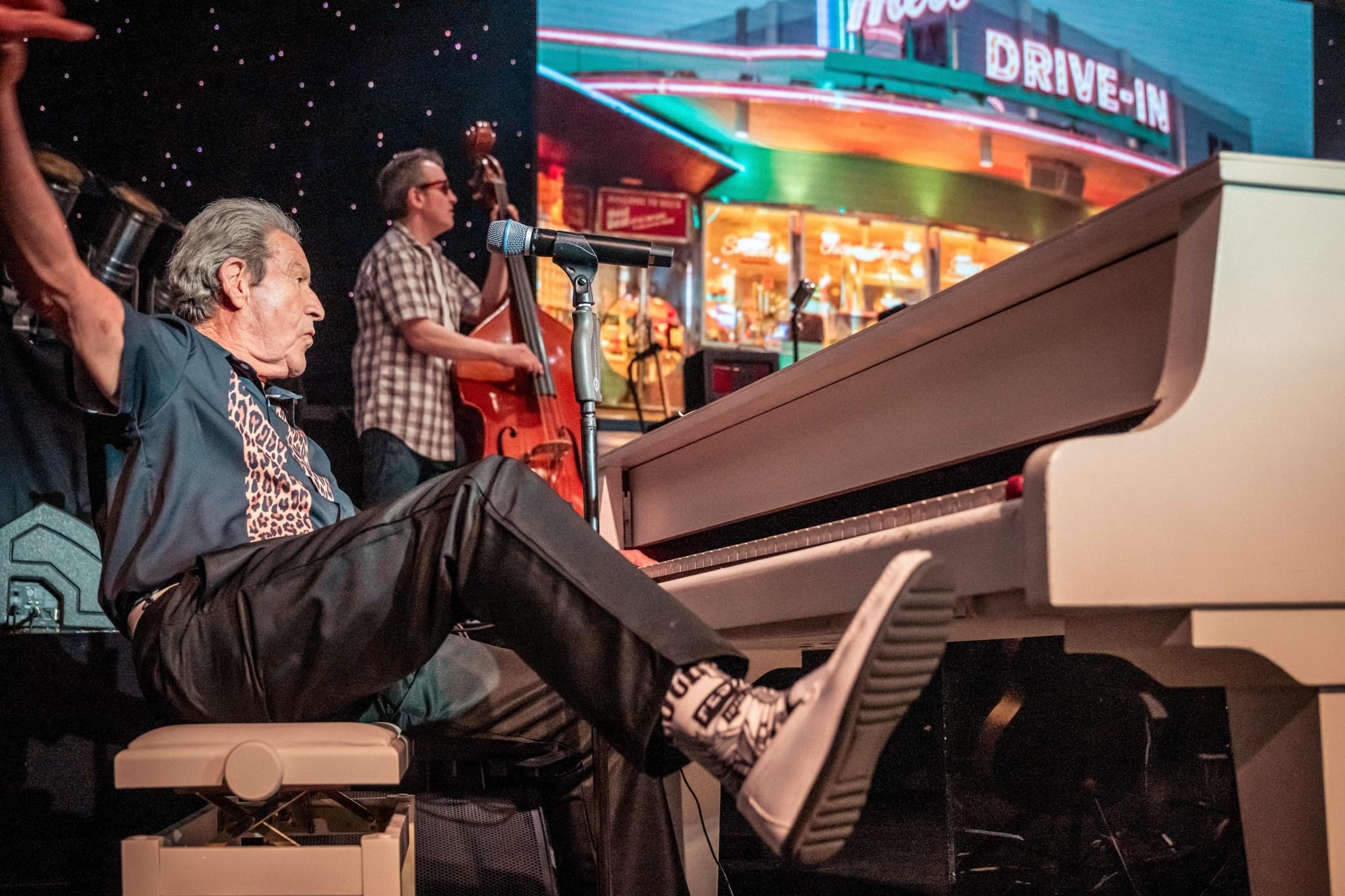 Shake, Rattle & Robbie: Robbie Williams Tribute and Rock'n'Roll Night in Laerdal photo 1
