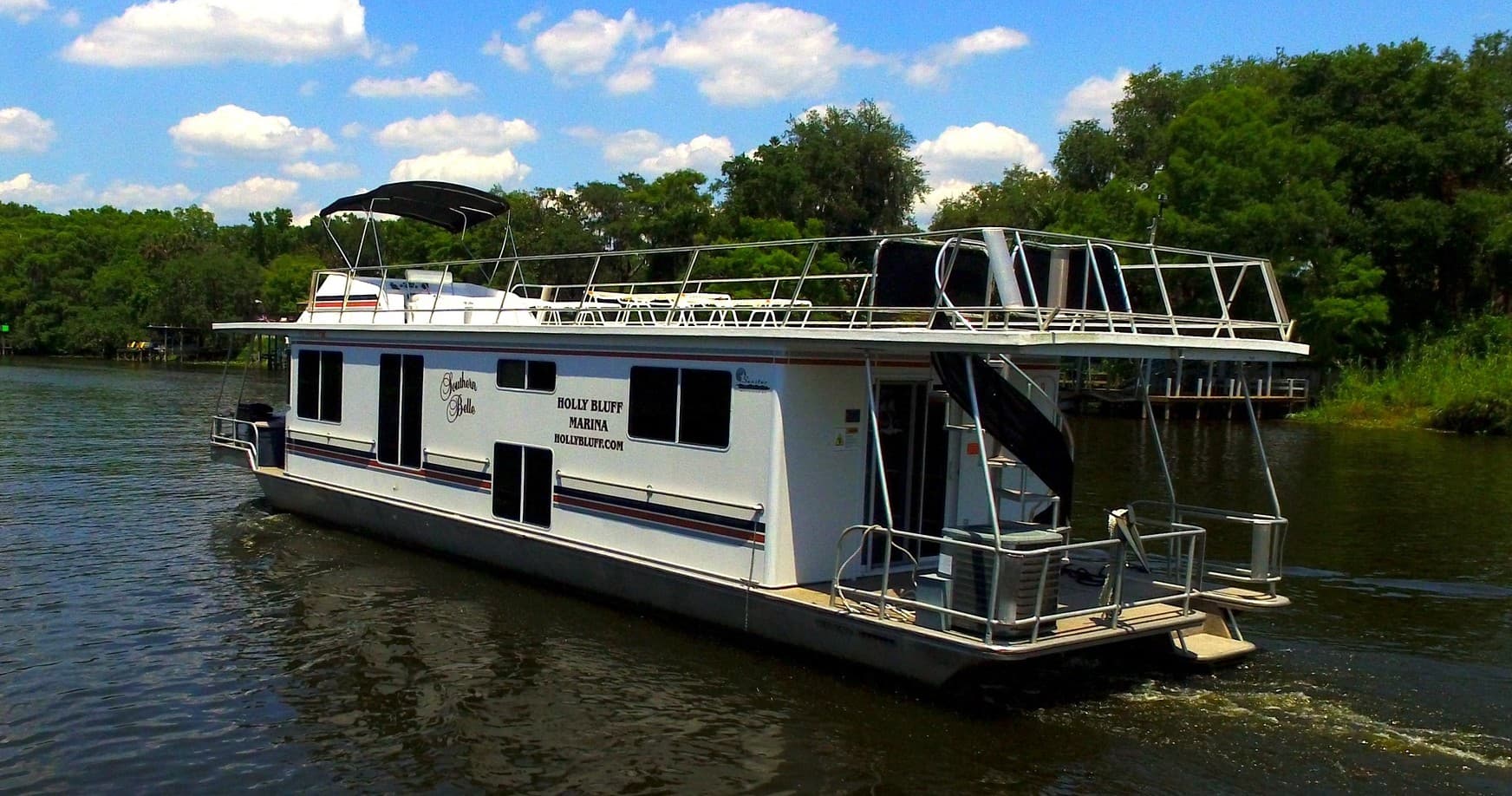 Luxury Houseboat Stays at Holly Bluff Marina, DeLand