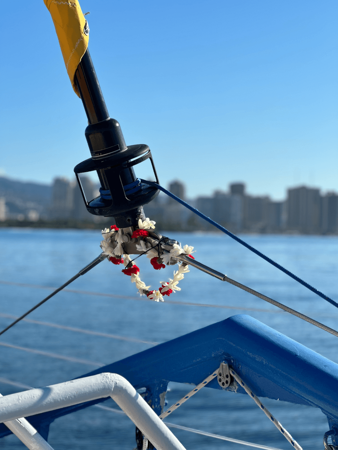 Manu Kai Private Morning Ceremony Sail: Honolulu 90-Minute Ash Scattering & Celebration photo 2