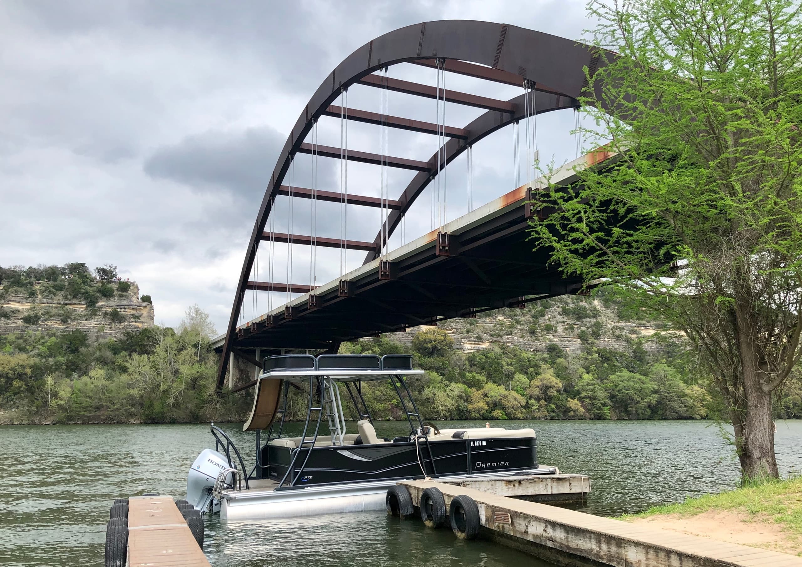 Premier Sunspree 220 Boat Rental at Lake Travis, Austin