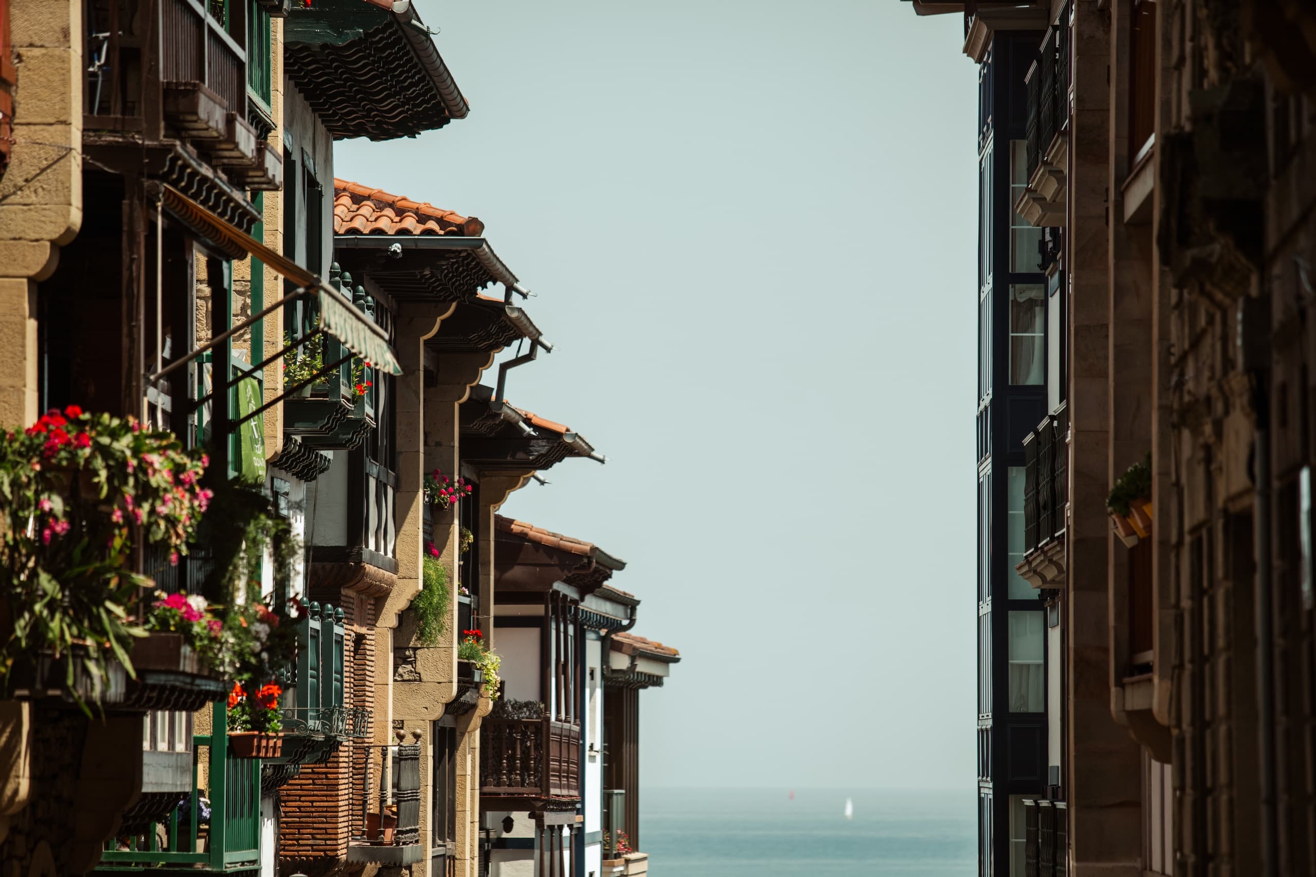 Hondarribia Sightseeing & Pintxos with Ikusnahi Tours
