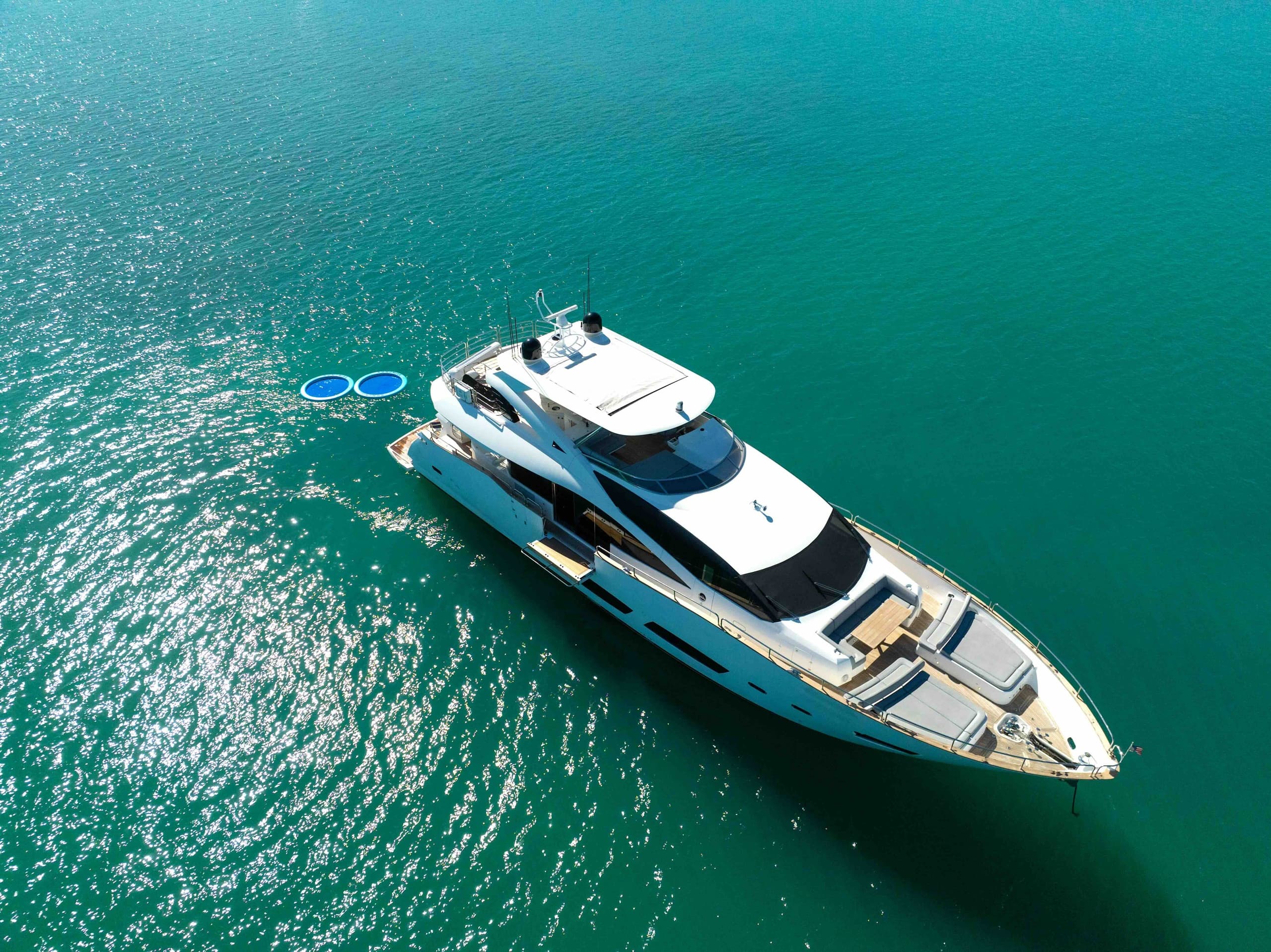 Yacht Charter Aboard 96' SUNSEEKER with Miami Boat Experts