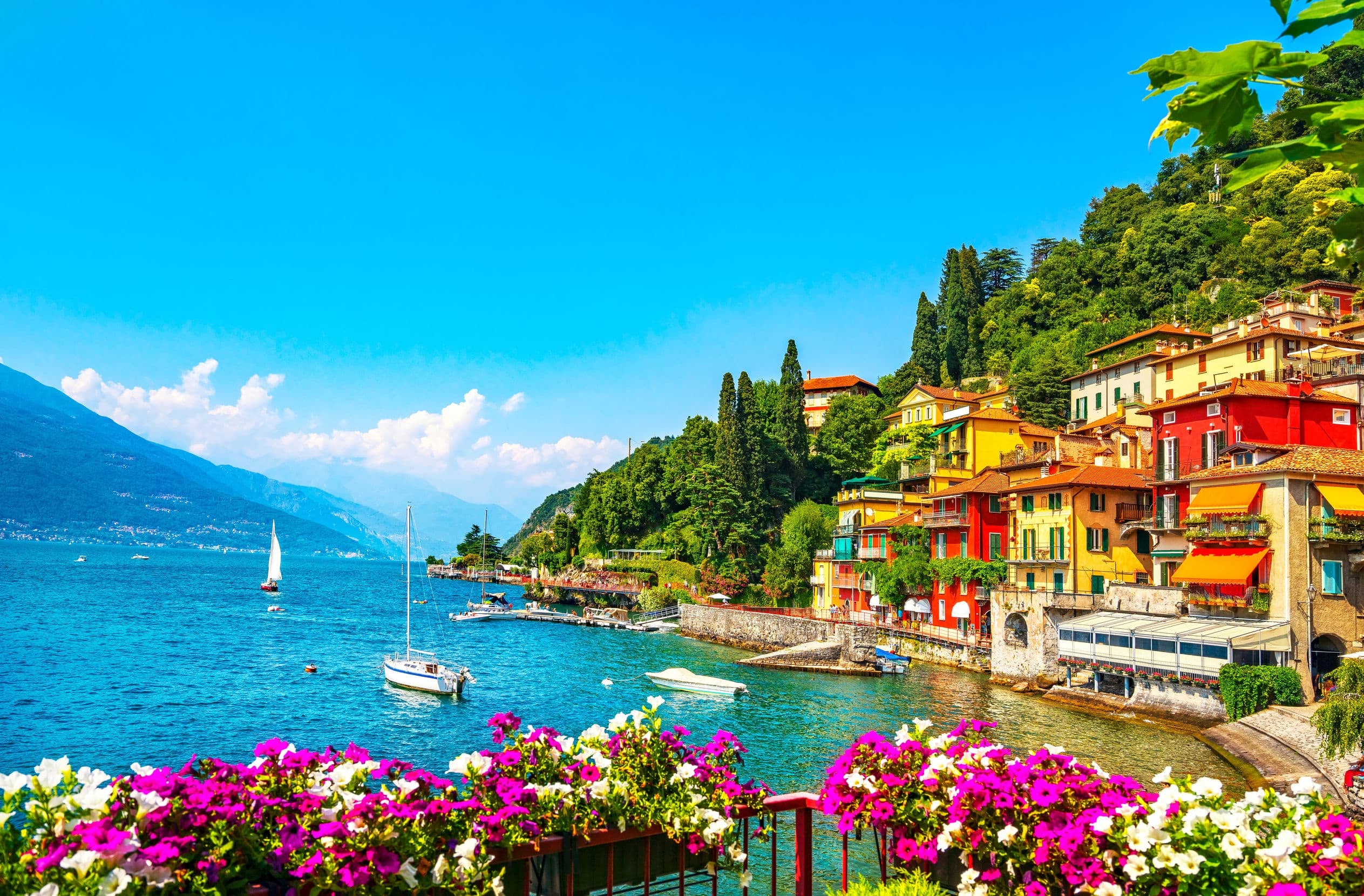 Private Lake Como Walking & Boat Tour by Bologna Tour